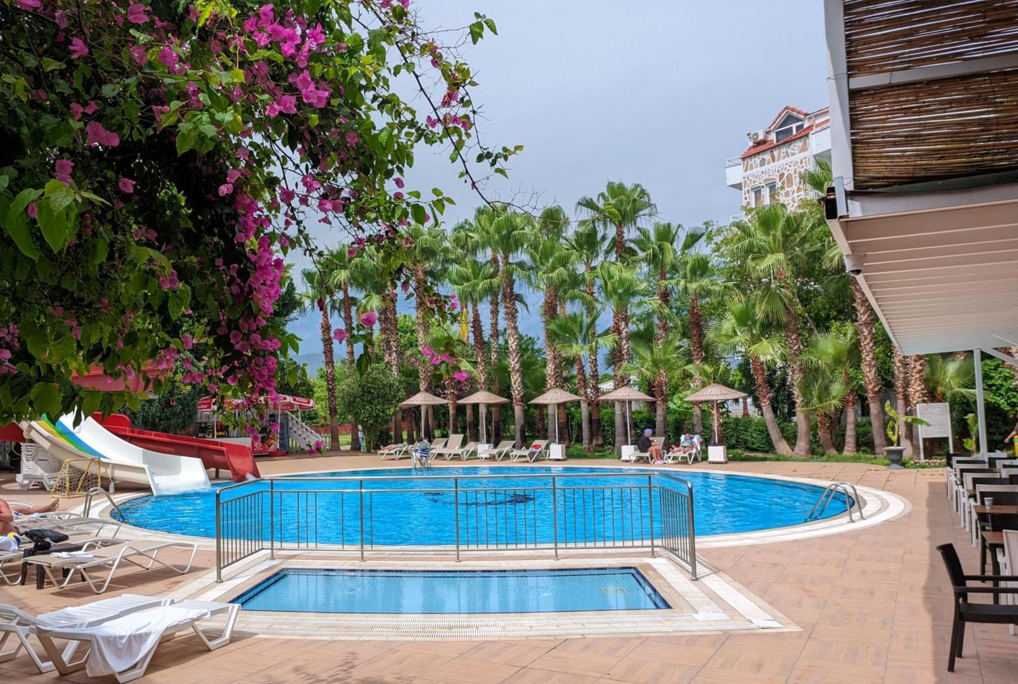 Uk Hotel Kiris อันตัลยา ภายนอก รูปภาพ