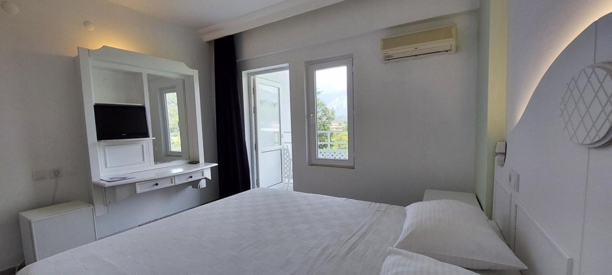 Uk Hotel Kiris อันตัลยา ภายนอก รูปภาพ